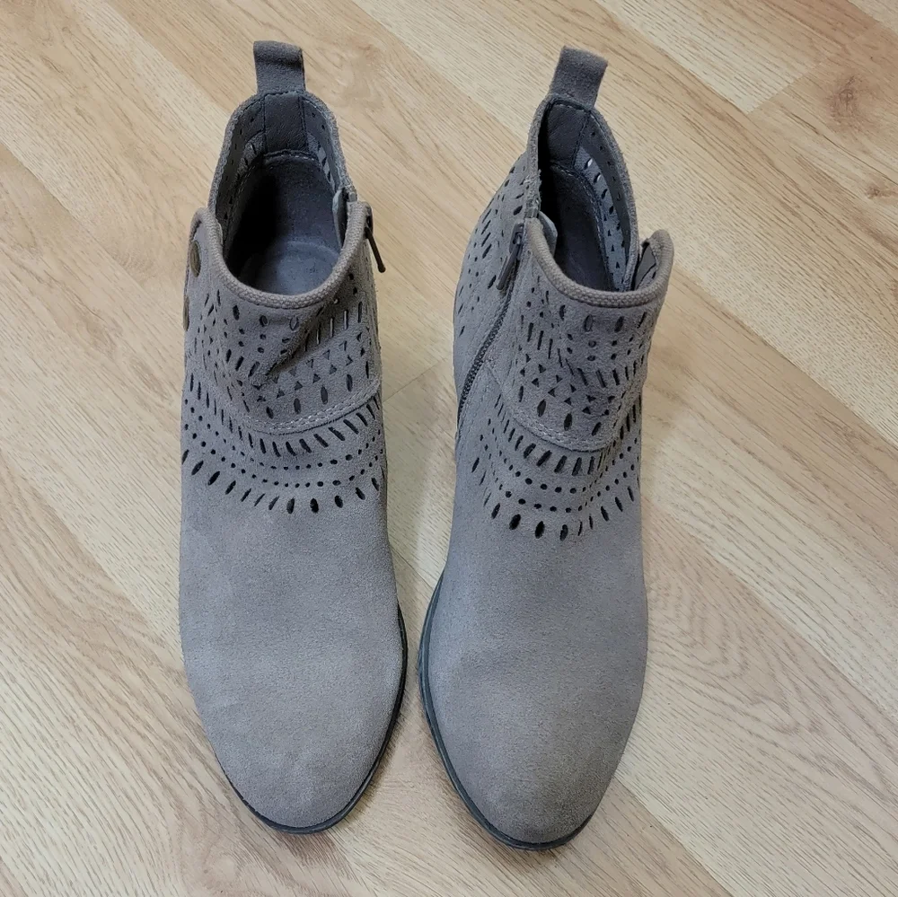 Baretraps Woman’s Georgia Ankle Bootie Taupe Perforated Suede - Picture 2 of 7